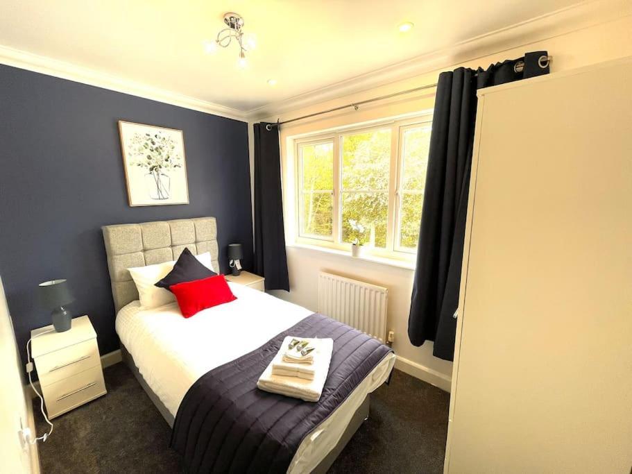 The Woodlands, Shortstay, Ideal For Families, Relocation, Contractors, Travel Stay Horley Exterior foto